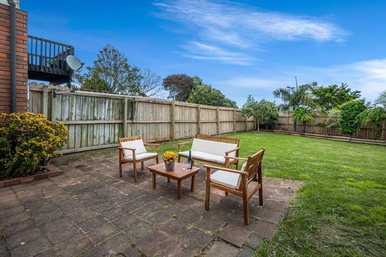 Photo of property in 32 Secoia Crescent, Mangere, Auckland, 2022