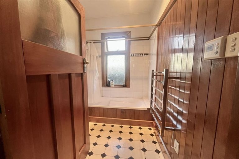 Photo of property in 73 Cornwall Street, St Albans, Christchurch, 8014