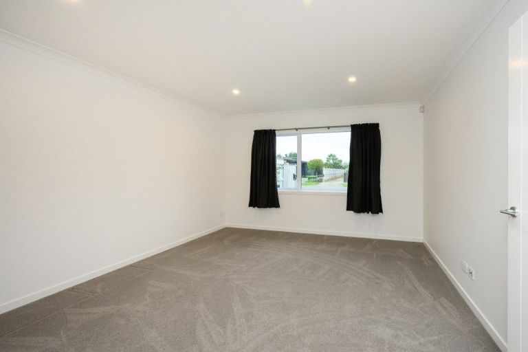 Photo of property in 29 Freedom Drive, Kelvin Grove, Palmerston North, 4414