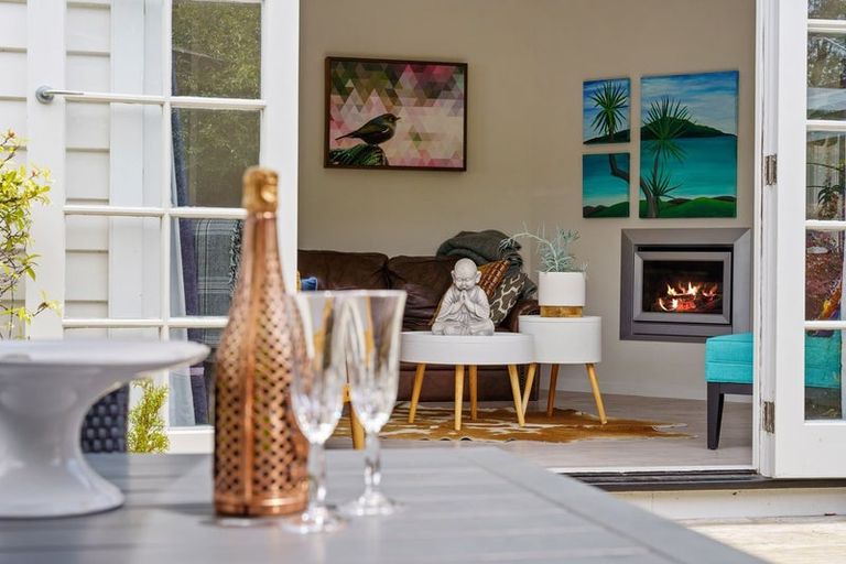 Photo of property in 7 Ngarara Road, Waikanae, 5036