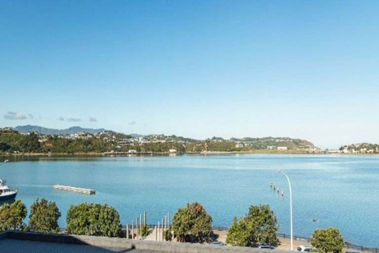 Photo of property in Patent 326 Apartments, 404s/326 Evans Bay Parade, Hataitai, Wellington, 6021
