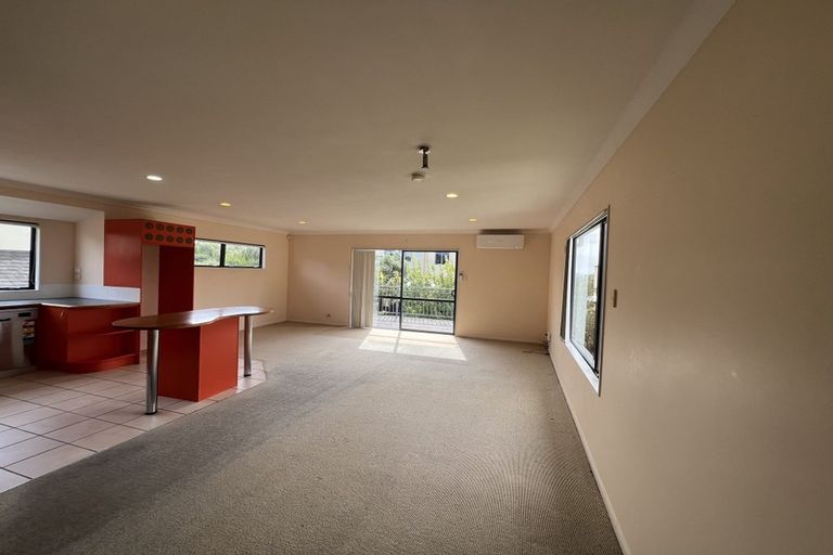 Photo of property in 12 Lone Tree Avenue, Te Atatu Peninsula, Auckland, 0610