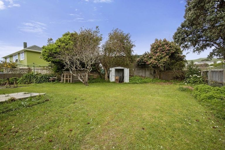 Photo of property in 36 Fantame Street, Cannons Creek, Porirua, 5024