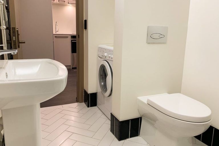 Photo of property in 303/3u Roxburgh Street, Mount Victoria, Wellington, 6011
