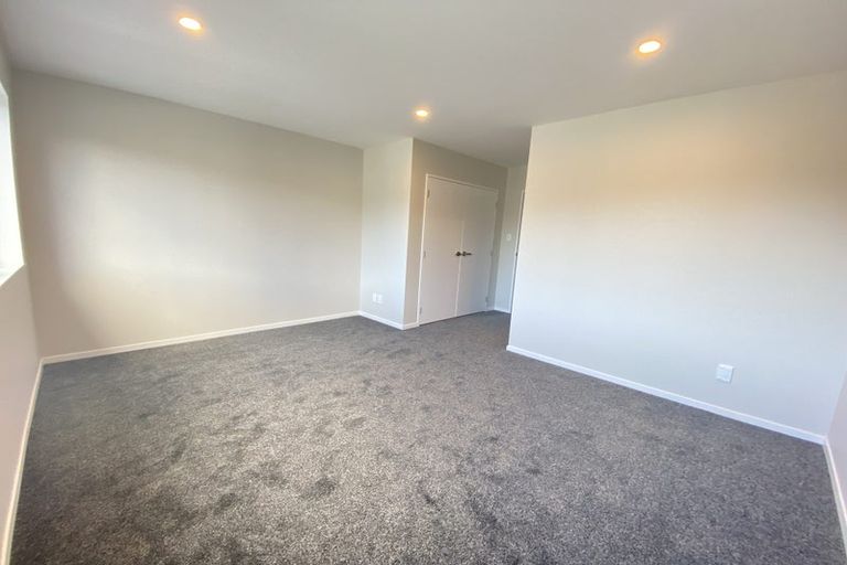 Photo of property in 39 Kaimai Avenue, Massey, Auckland, 0614