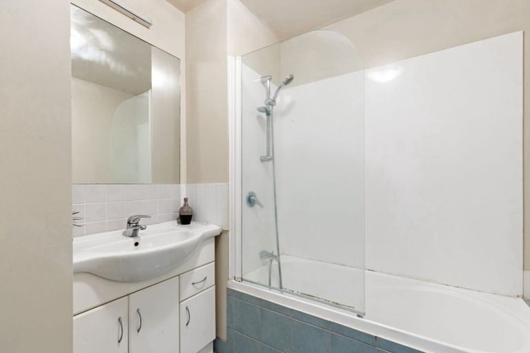 Photo of property in 1i/17 Crown Lynn Place, New Lynn, Auckland, 0600