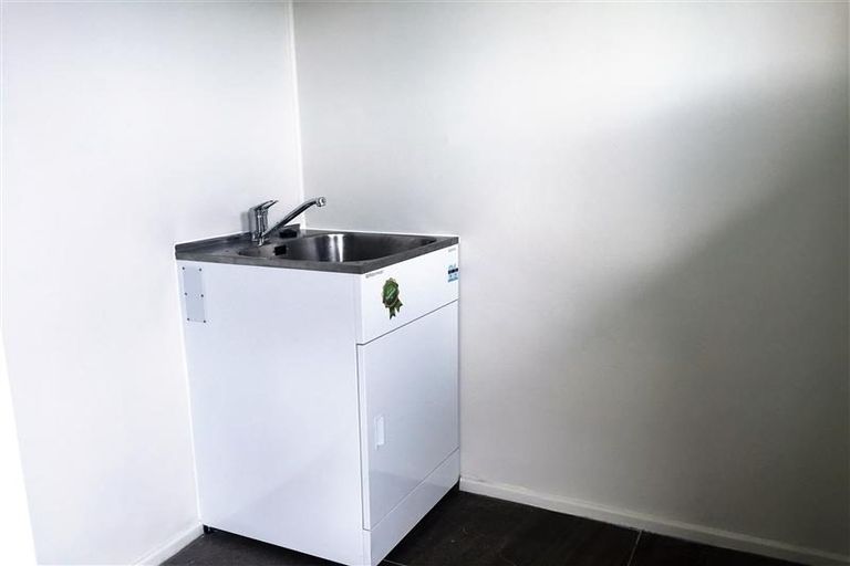 Photo of property in 521 Massey Road, Mangere, Auckland, 2022