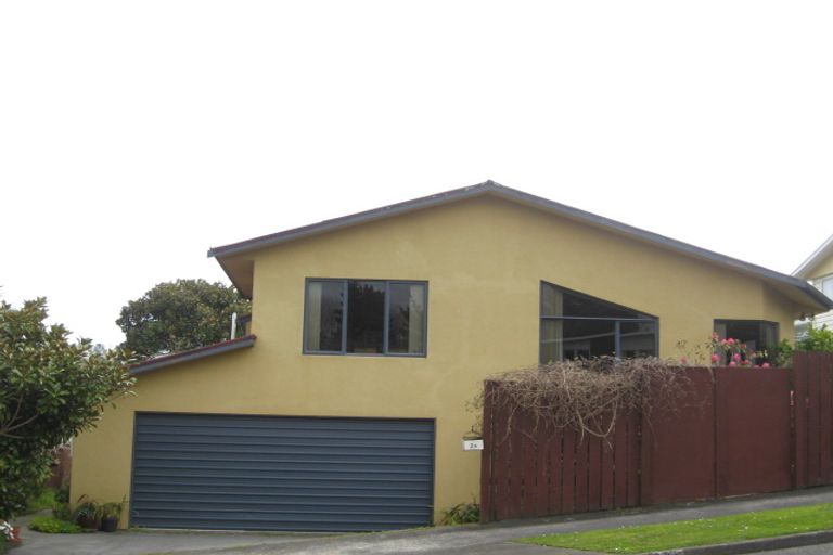 Photo of property in 2a Bromley Place, Westown, New Plymouth, 4310