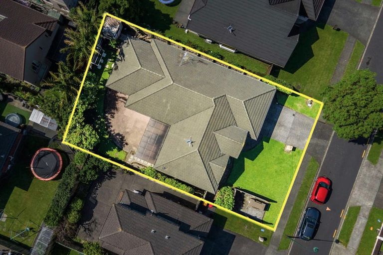Photo of property in 12 Lissleton Drive, East Tamaki, Auckland, 2013