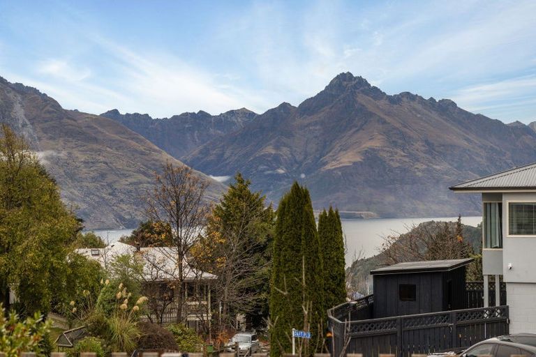 Photo of property in 1b Dart Place, Fernhill, Queenstown, 9300