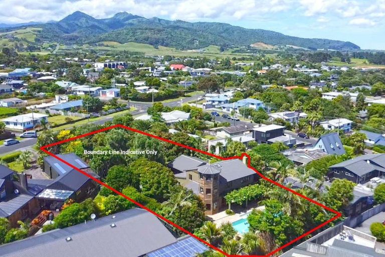 Photo of property in 7-9 Mace Terrace, Oakura, 4314