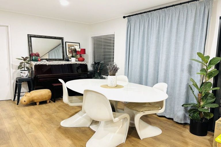 Photo of property in 13 Sunward Rise, Glenfield, Auckland, 0629