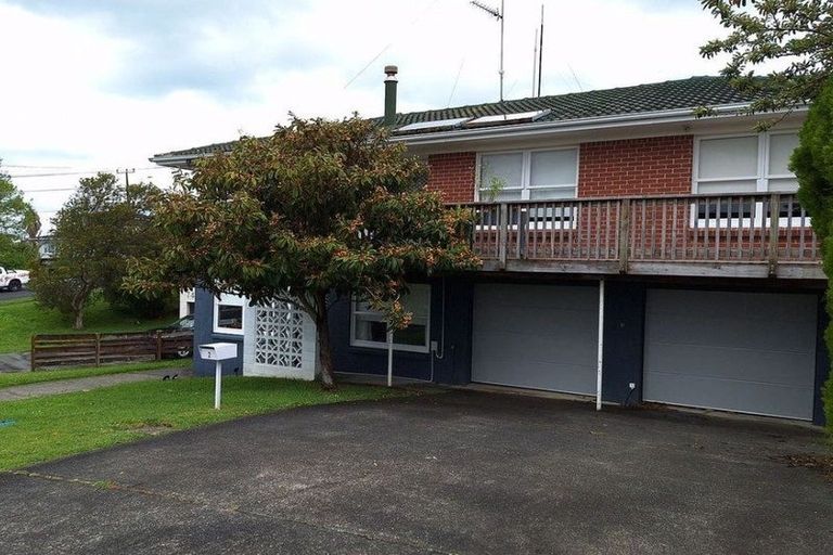 Photo of property in 2 Anne Road, Hillcrest, Auckland, 0627