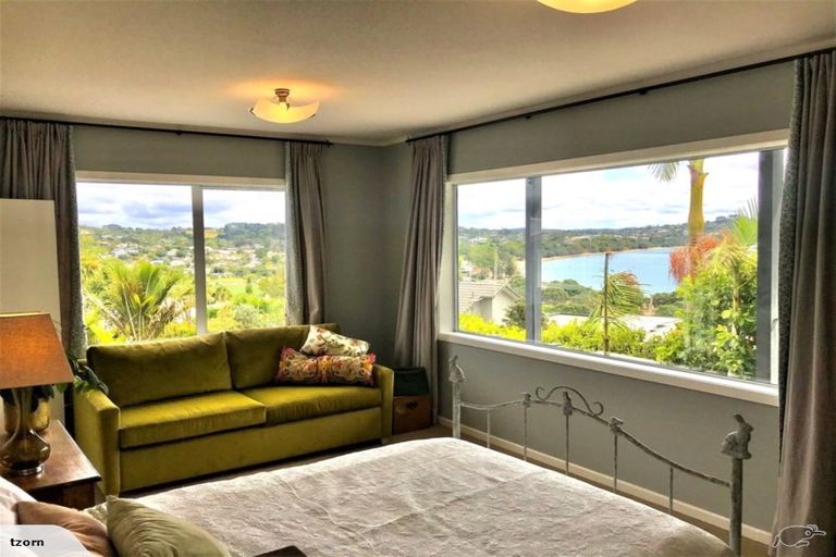 Photo of property in 22 Melandra Road, Stanmore Bay, Whangaparaoa, 0932