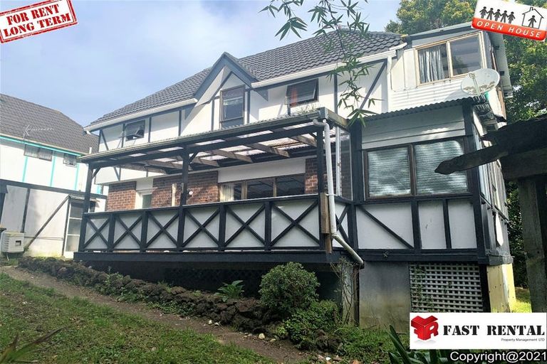Photo of property in 1/2 Halberg Street, Glenfield, Auckland, 0629