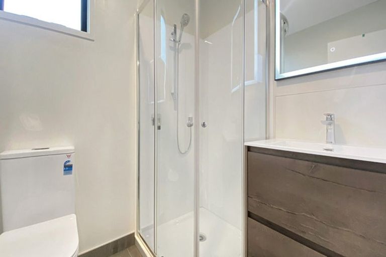 Photo of property in 29d Wharf Road, Te Atatu Peninsula, Auckland, 0610