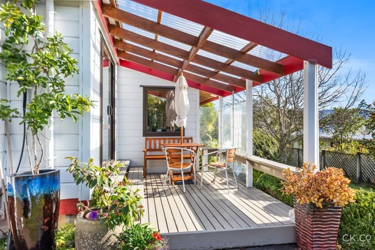 Photo of property in 5 Seymour Grove, Kingsley Heights, Upper Hutt, 5018