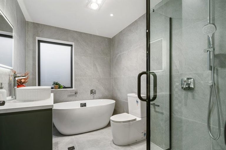 Photo of property in 1 Weetman Drive, Browns Bay, Auckland, 0630