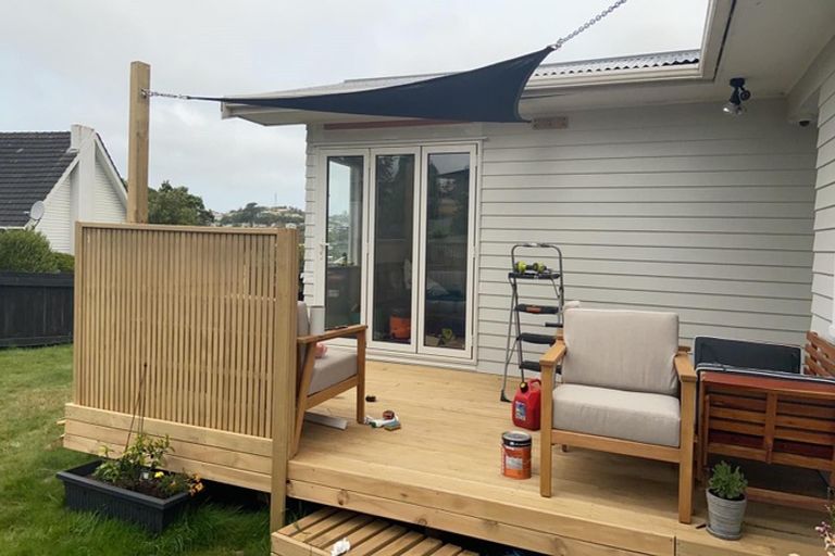 Photo of property in 39 Stewart Drive, Newlands, Wellington, 6037