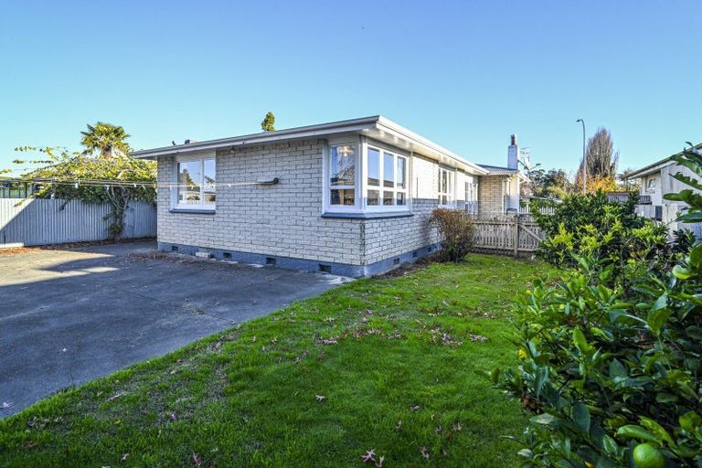 Photo of property in 215 Sunnybank Crescent, Camberley, Hastings, 4120