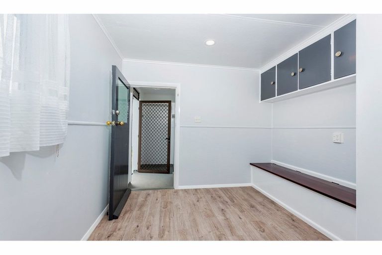 Photo of property in 1/23 Porchester Road, Papakura, 2110