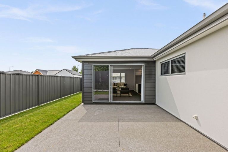 Photo of property in 9 George Yee Place, Taradale, 4112