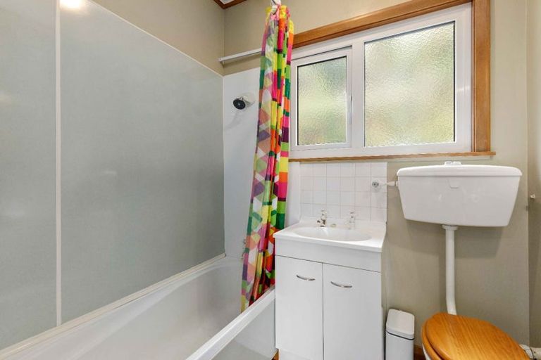 Photo of property in 14 Elphinstone Avenue, Strathmore Park, Wellington, 6022