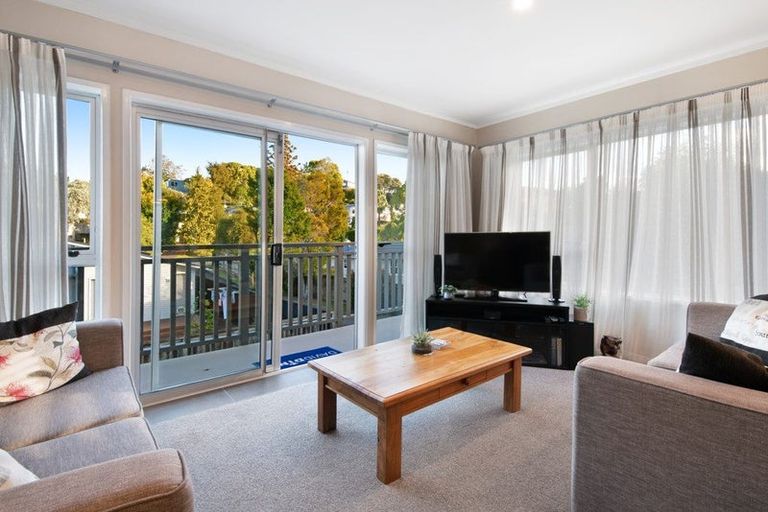 Photo of property in 1/25 Orion Place, Hillcrest, Auckland, 0627
