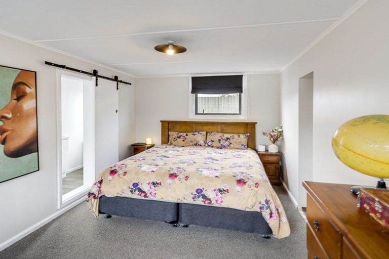 Photo of property in 13 Howard Road, Taradale, Napier, 4112