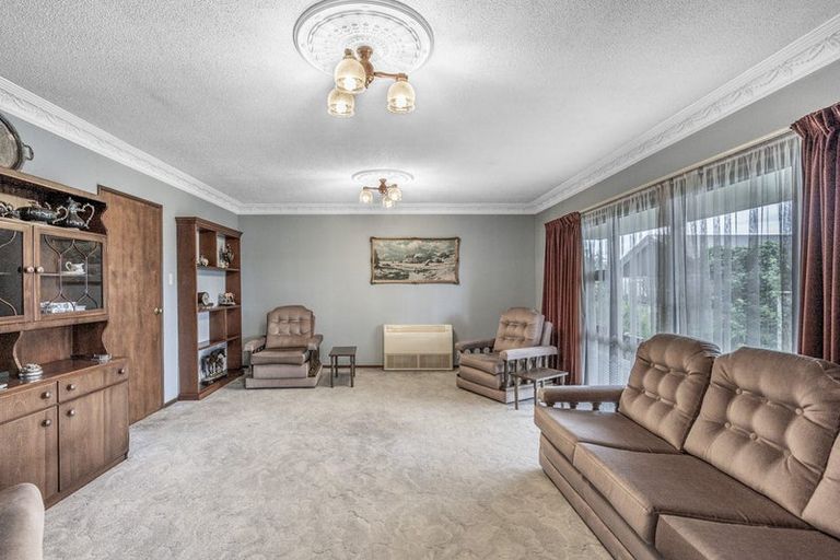 Photo of property in 2 Calder Place, Winton, 9720