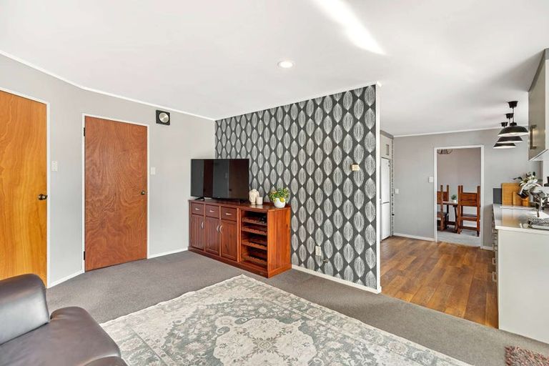 Photo of property in 18 Truscott Grove, Awapuni, Palmerston North, 4412