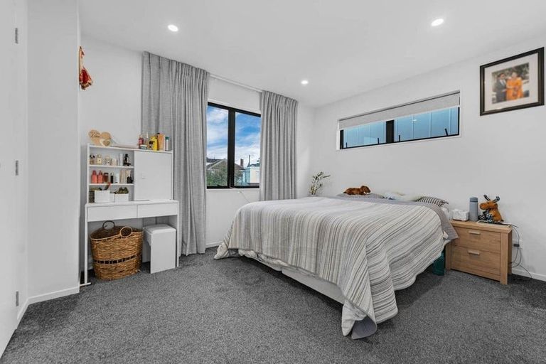 Photo of property in 2 Fields Road, Manurewa, Auckland, 2102
