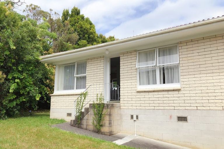 Photo of property in 42 Cheval Drive, Totara Vale, Auckland, 0629