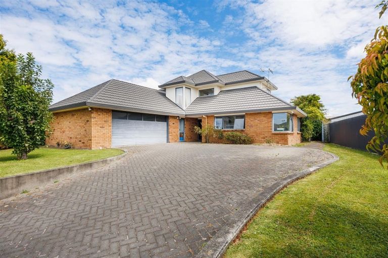 Photo of property in 11 Mcilwaine Place, Marton, 4710