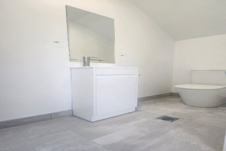 Photo of property in 90a West Harbour Drive, West Harbour, Auckland, 0618