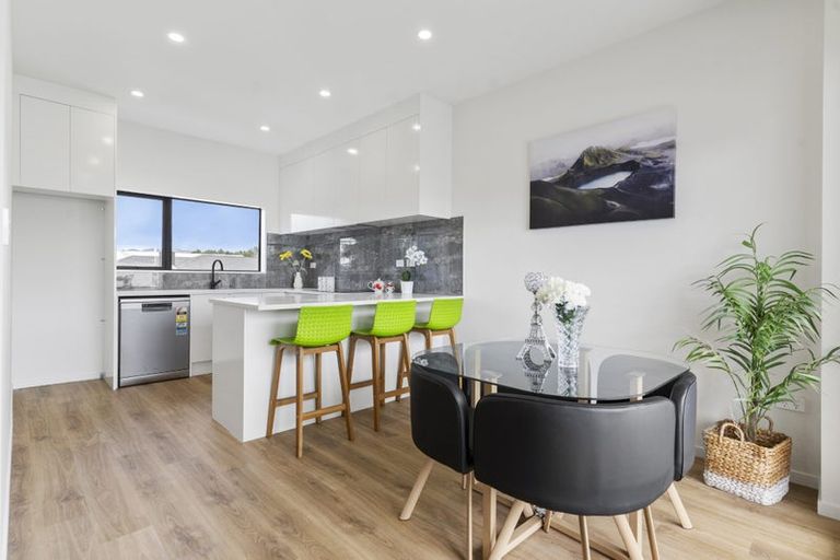 Photo of property in 3/68 Smythe Road, Henderson, Auckland, 0612