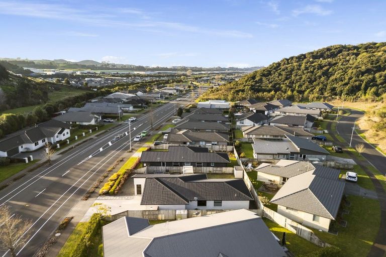 Photo of property in 273 Lakes Boulevard, Pyes Pa, Tauranga, 3112