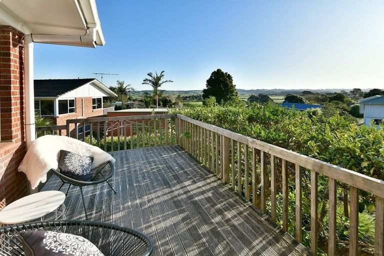 Photo of property in 15 Hand Road, Helensville, 0800
