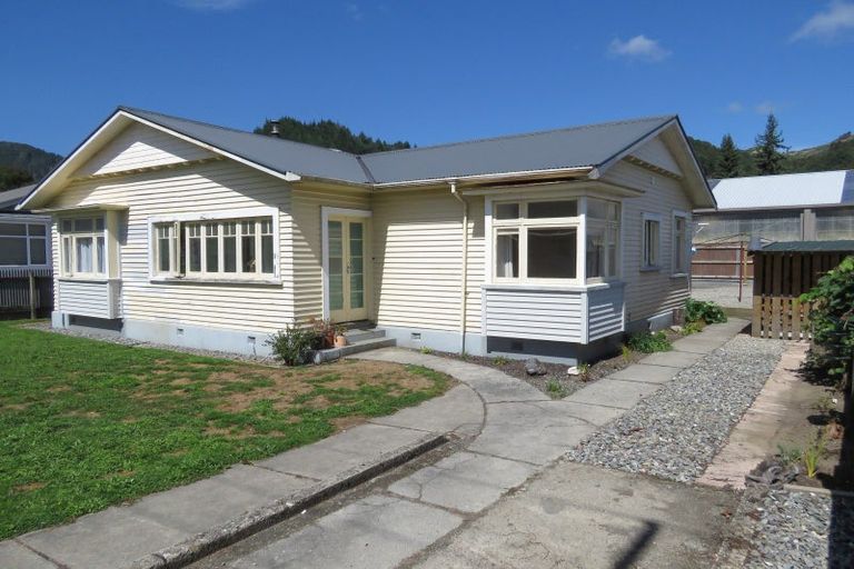 Photo of property in 49 Shiel Street, Reefton, 7830