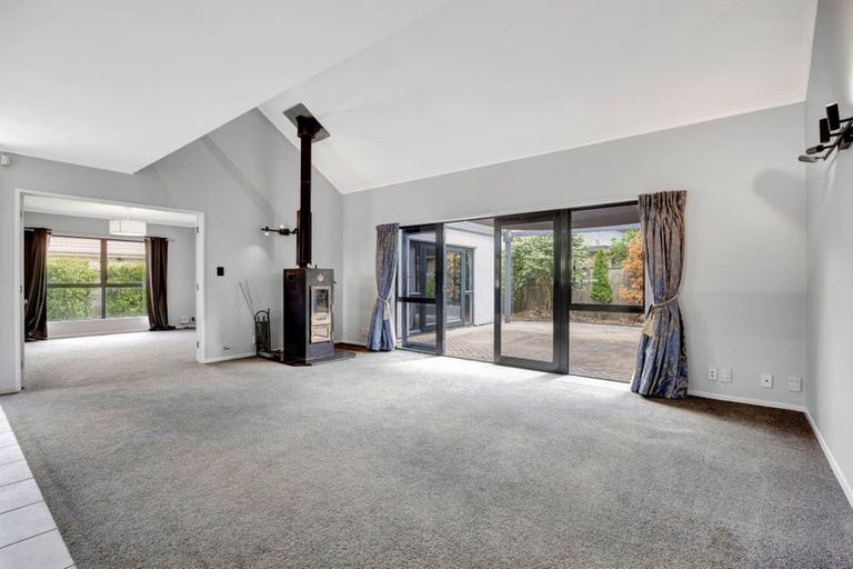 Photo of property in 25 Montrose Crescent, Huntington, Hamilton, 3210