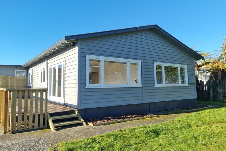 Photo of property in 13 Lee Road, Hannahs Bay, Rotorua, 3010