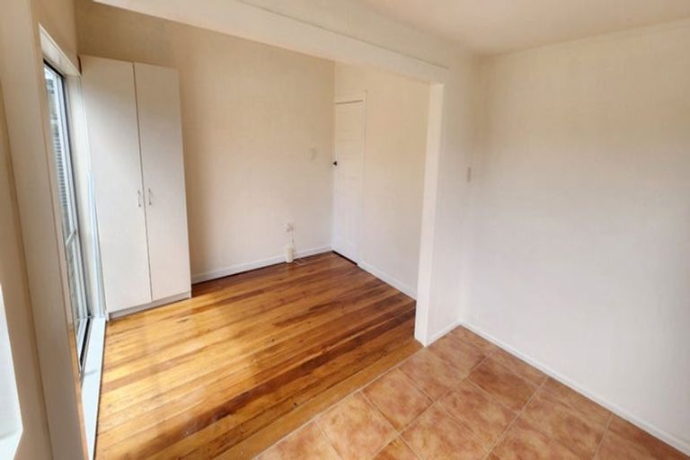 Photo of property in 10a Cutfield Road, New Plymouth, 4310