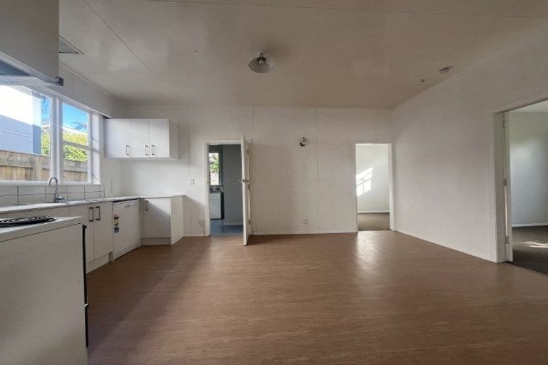 Photo of property in 5a Randwick Road, Northland, Wellington, 6012