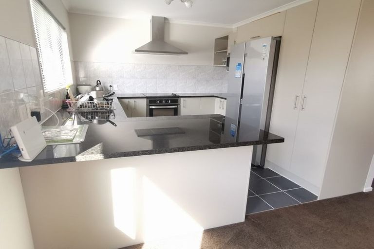 Photo of property in 20 Gordon Stanley Drive, Massey, Auckland, 0614