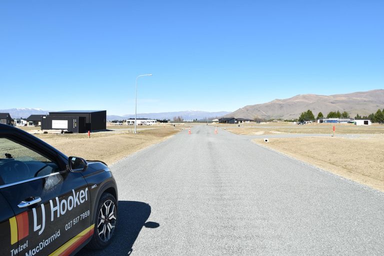 Photo of property in 22 Peak Drive, Twizel, 7901