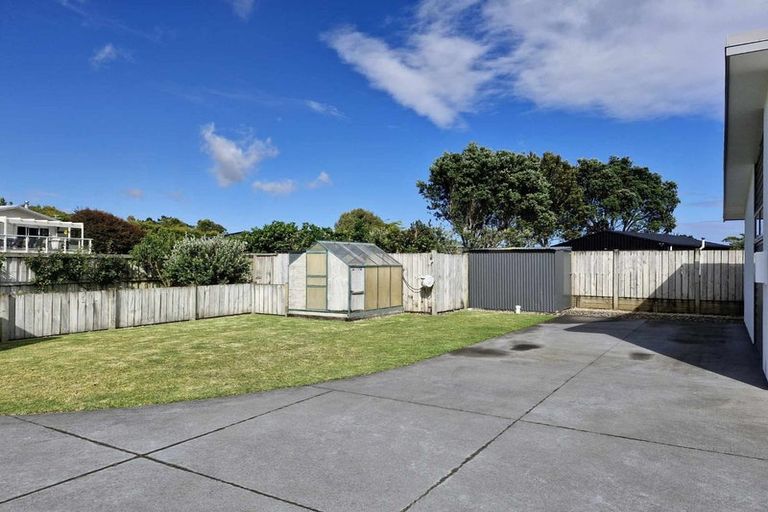 Photo of property in 16 Motukari Place, Onaero, Waitara, 4383