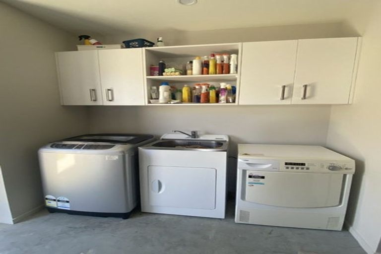 Photo of property in 59 Queen Charlotte Drive, Aotea, Porirua, 5024