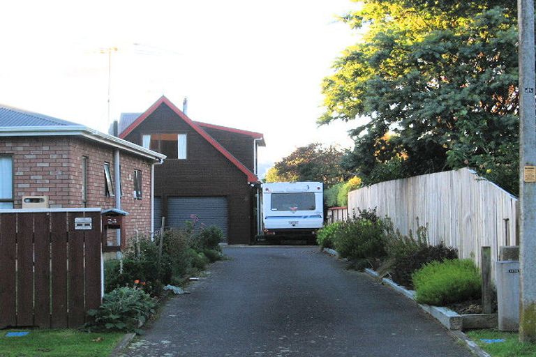 Photo of property in 1/24 Karu Crescent, Waikanae, 5036