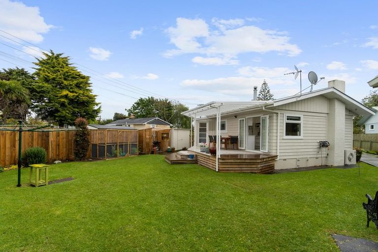 Photo of property in 89 Gloria Avenue, Te Atatu Peninsula, Auckland, 0610