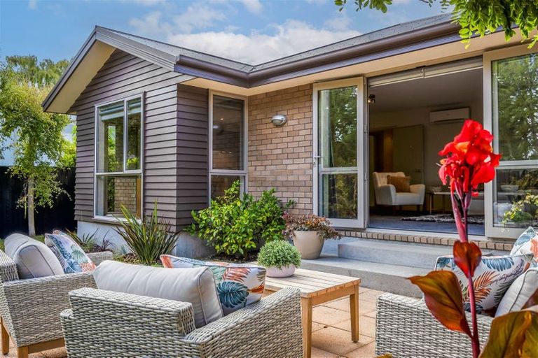 Photo of property in 218a Riverlaw Terrace, Saint Martins, Christchurch, 8022